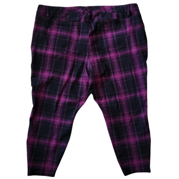 Torrid Berry Plaid Ponte Stetchy Pants Ankle Crop Length 20R Punk Grunge Alt Emo - Picture 3 of 9